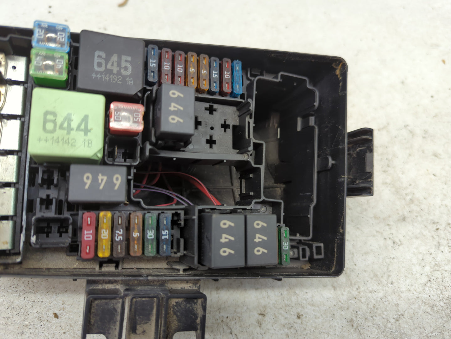 2015-2019 Volkswagen Golf Fusebox Fuse Box Panel Relay Module P/N:5Q0 937 132 A 6351-2386 Fits OEM Used Auto Parts - Oemused