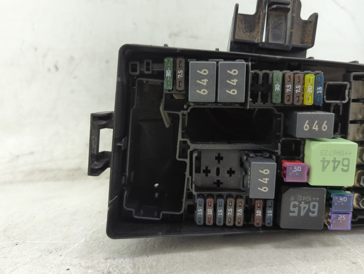 2015-2019 Volkswagen Golf Fusebox Fuse Box Panel Relay Module P/N:5Q0 907 361 D 6351-2386 Fits OEM Used Auto Parts - Oemused