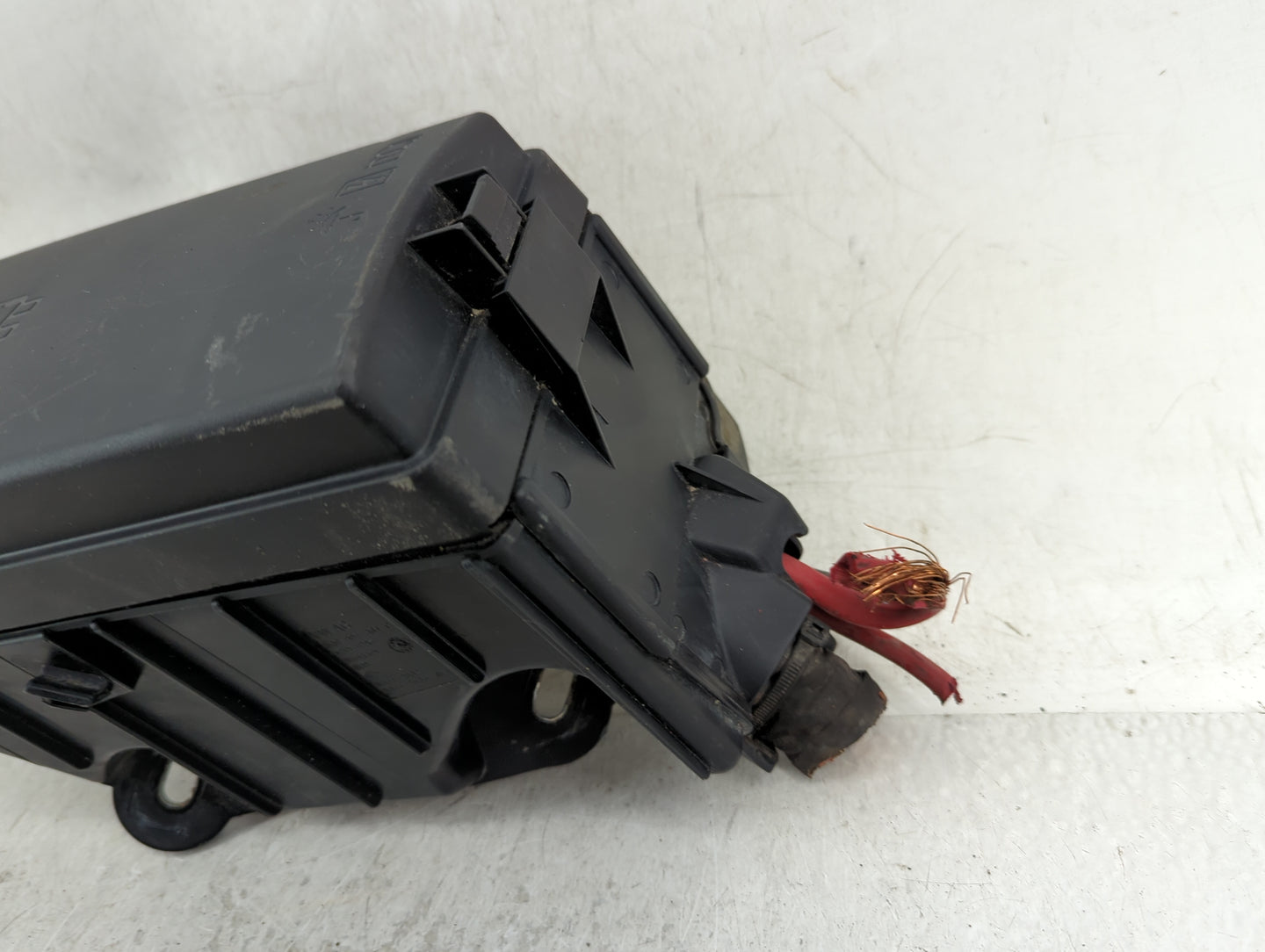 2015-2017 Volkswagen Golf Fusebox Fuse Box Panel Relay Module Fits Fits 2015 2016 2017 OEM Used Auto Parts - Oemusedautopart