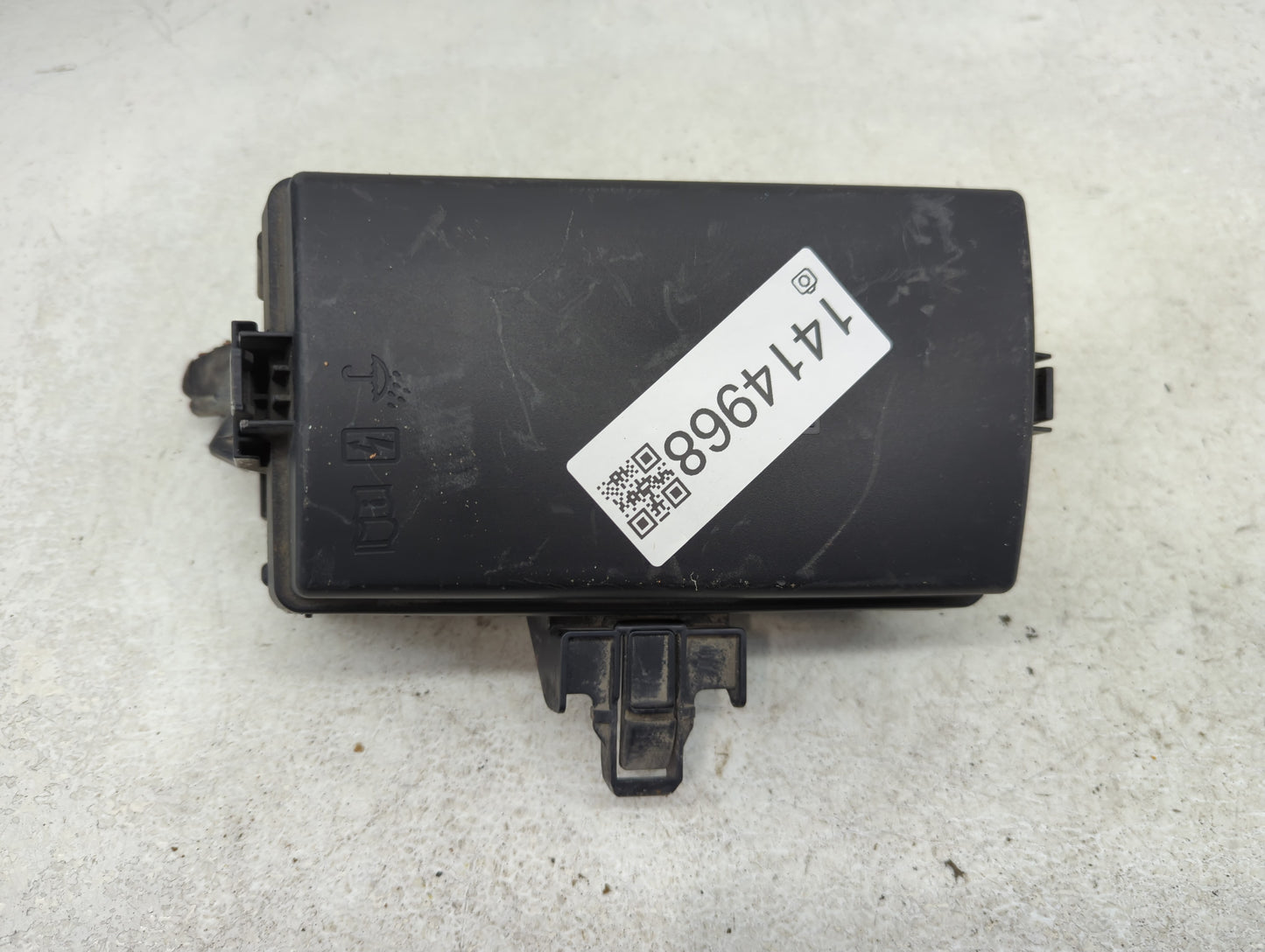 2015-2019 Volkswagen Golf Fusebox Fuse Box Panel Relay Module P/N:5Q0 937 132 A 6351-2386 Fits OEM Used Auto Parts - Oemused