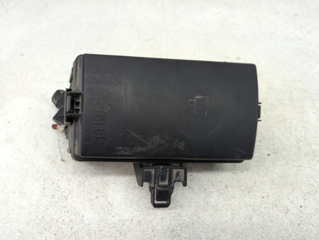 2015-2019 Volkswagen Golf Fusebox Fuse Box Panel Relay Module P/N:5Q0 937 132 A 6351-2386 Fits OEM Used Auto Parts - Oemused