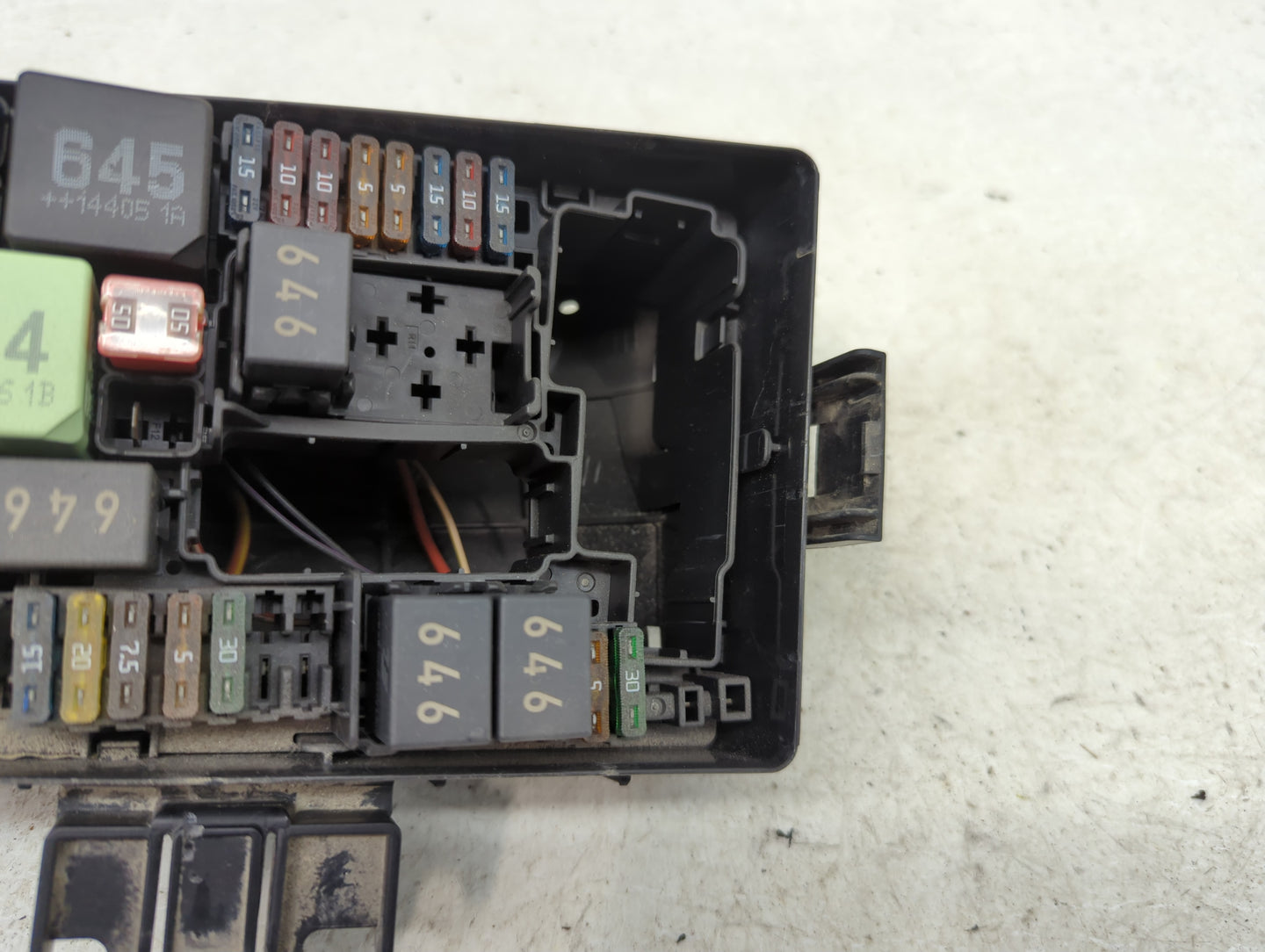 2015-2019 Volkswagen Golf Fusebox Fuse Box Panel Relay Module P/N:5Q0 937 132 A 6351-2386 Fits OEM Used Auto Parts - Oemused