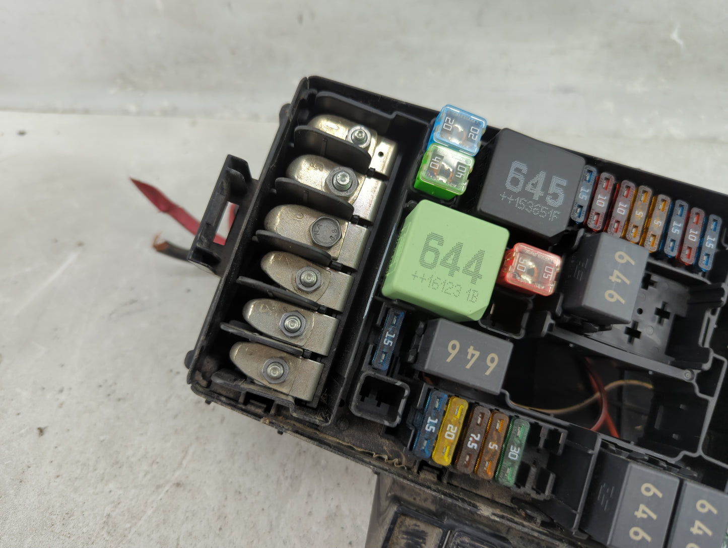 2015-2019 Volkswagen Golf Fusebox Fuse Box Panel Relay Module P/N:6351-2386 6Q0 937 132 A Fits OEM Used Auto Parts - Oemused
