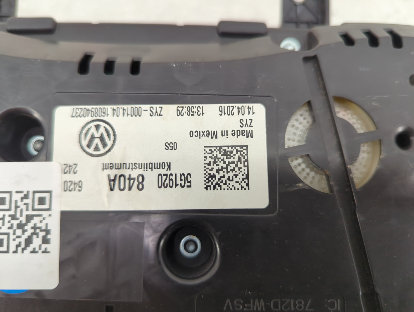 2015-2017 Volkswagen Golf Instrument Cluster Speedometer Gauges P/N:5G1920840A Miles:159K Fits Fits 2015 2016 2017 OEM Used 