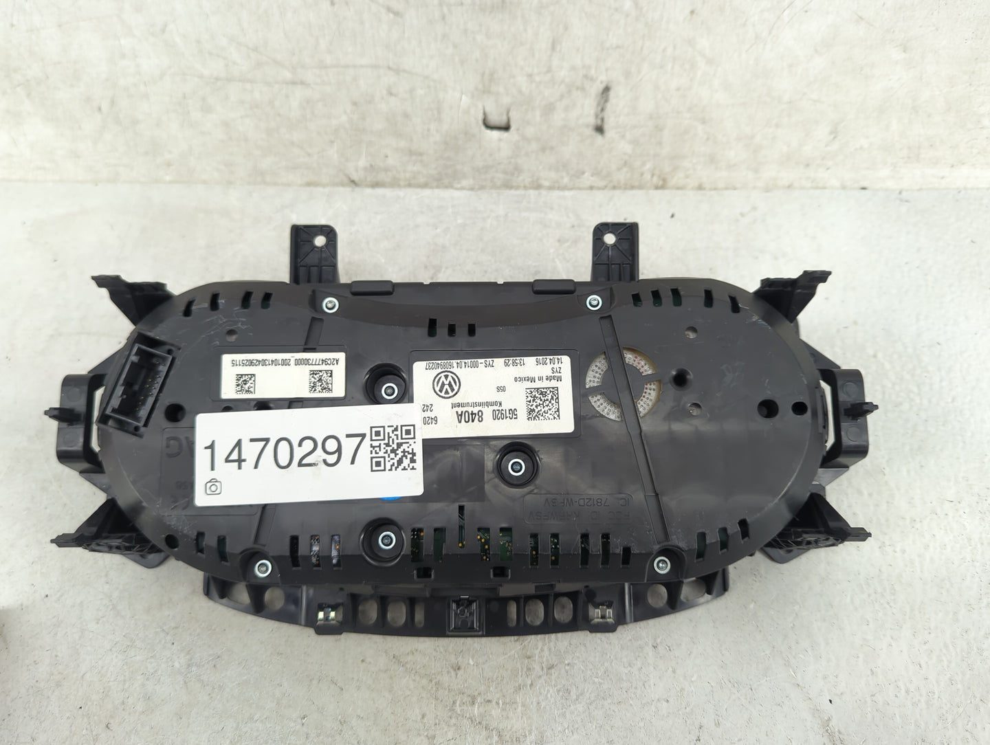 2015-2017 Volkswagen Golf Instrument Cluster Speedometer Gauges P/N:5G1920840A Miles:159K Fits Fits 2015 2016 2017 OEM Used 