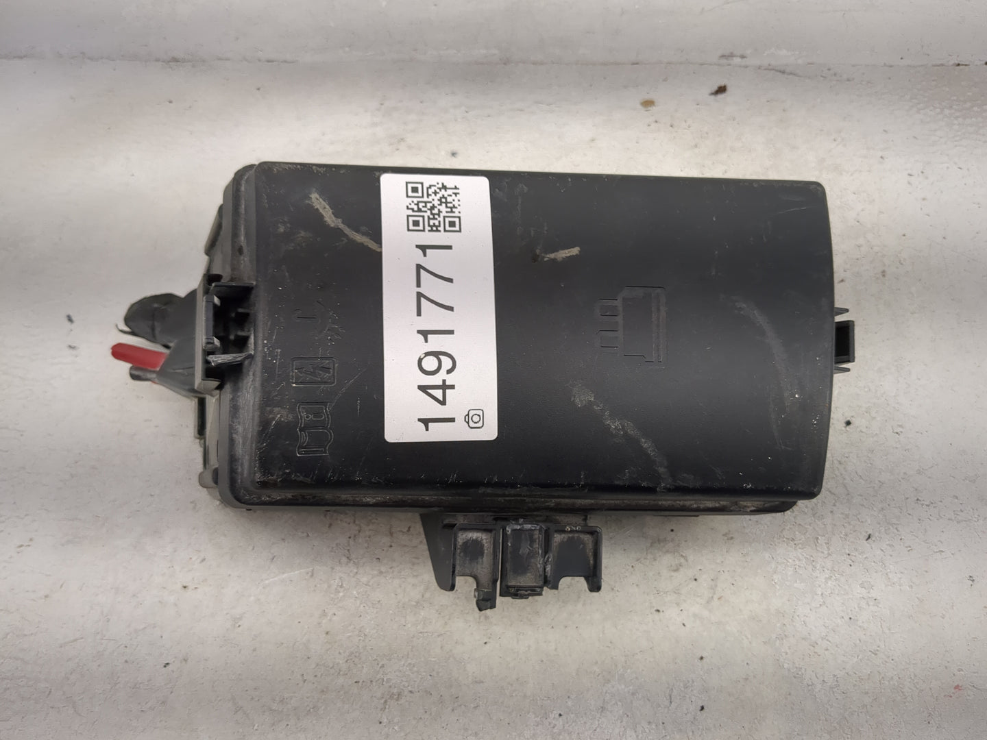 2015-2017 Volkswagen Golf Fusebox Fuse Box Panel Relay Module P/N:5Q0937132A Fits Fits 2015 2016 2017 OEM Used Auto Parts - 