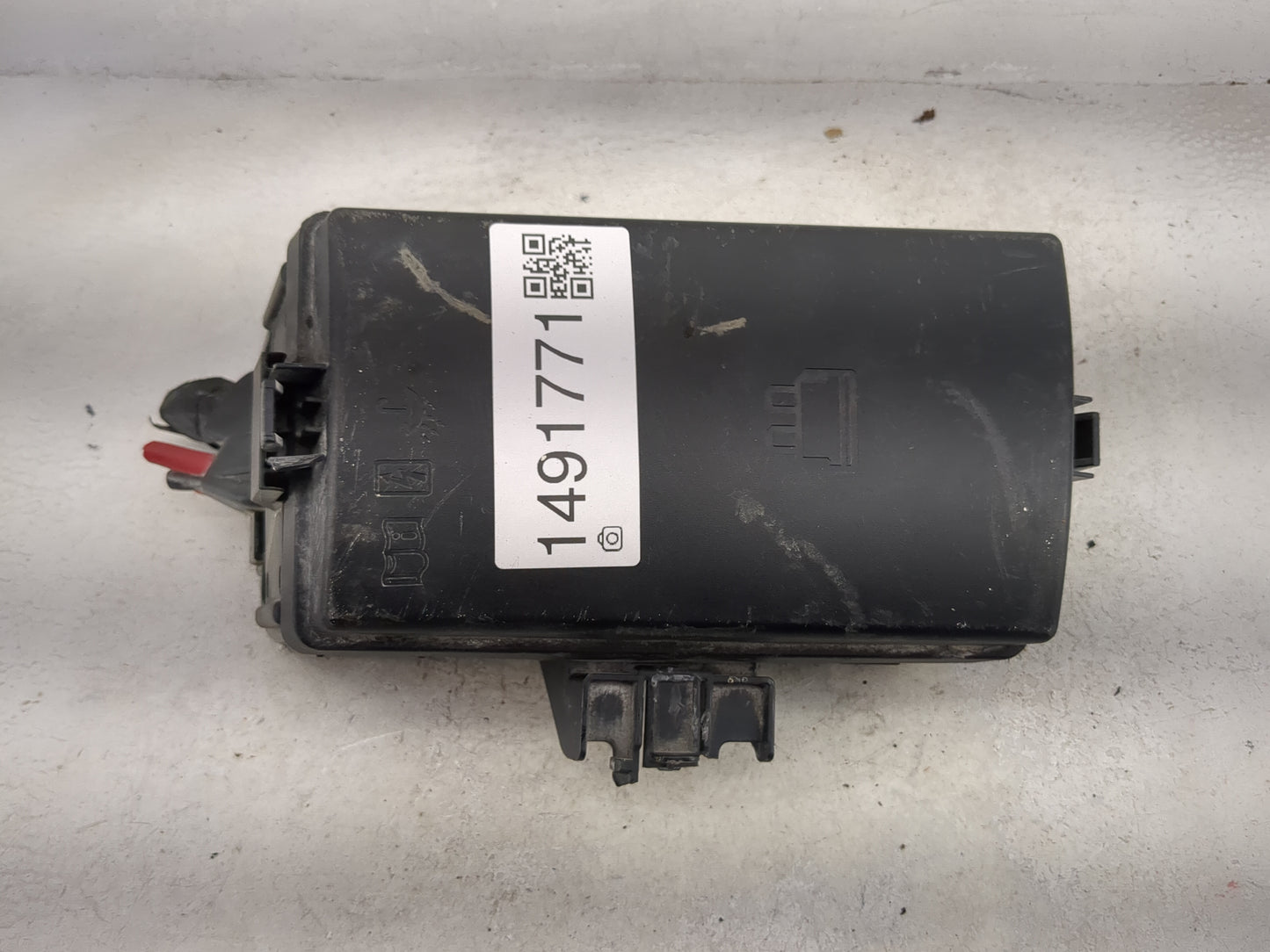 2015-2017 Volkswagen Golf Fusebox Fuse Box Panel Relay Module P/N:5Q0937132A Fits Fits 2015 2016 2017 OEM Used Auto Parts - 