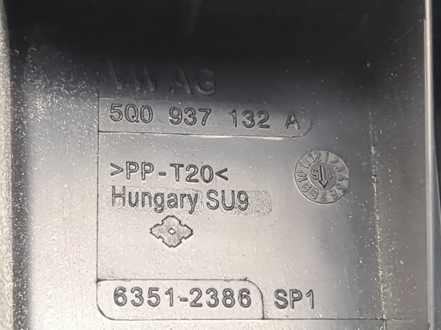 2015-2017 Volkswagen Golf Fusebox Fuse Box Panel Relay Module P/N:5Q0937132A Fits Fits 2015 2016 2017 OEM Used Auto Parts - 