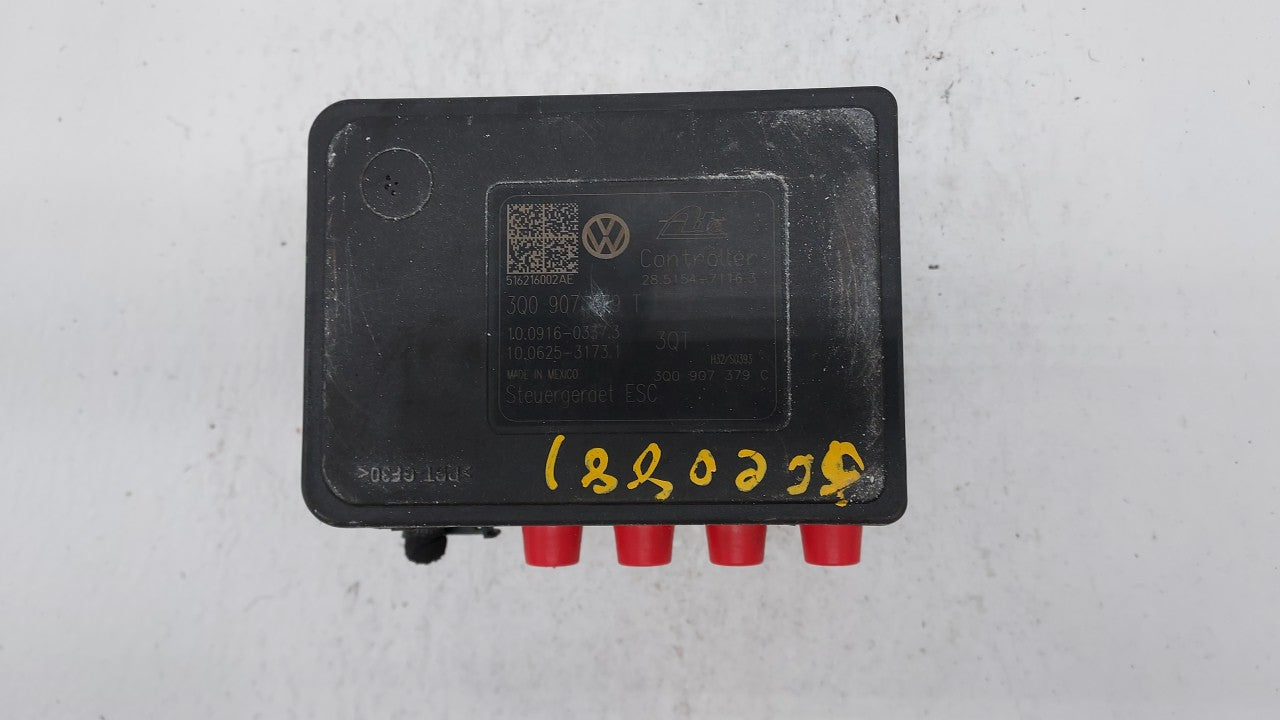 2015-2016 Volkswagen Golf ABS Pump Control Module Replacement P/N:3Q0 614 517 P 3Q0 614 517 T Fits Fits 2015 2016 2017 OEM U