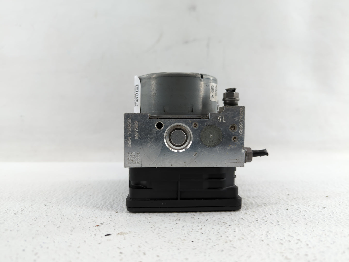 2015-2016 Volkswagen Golf ABS Pump Control Module Replacement P/N:5Q0 614 517 CQ 3Q0 614 517 P Fits Fits 2015 2016 2017 OEM 