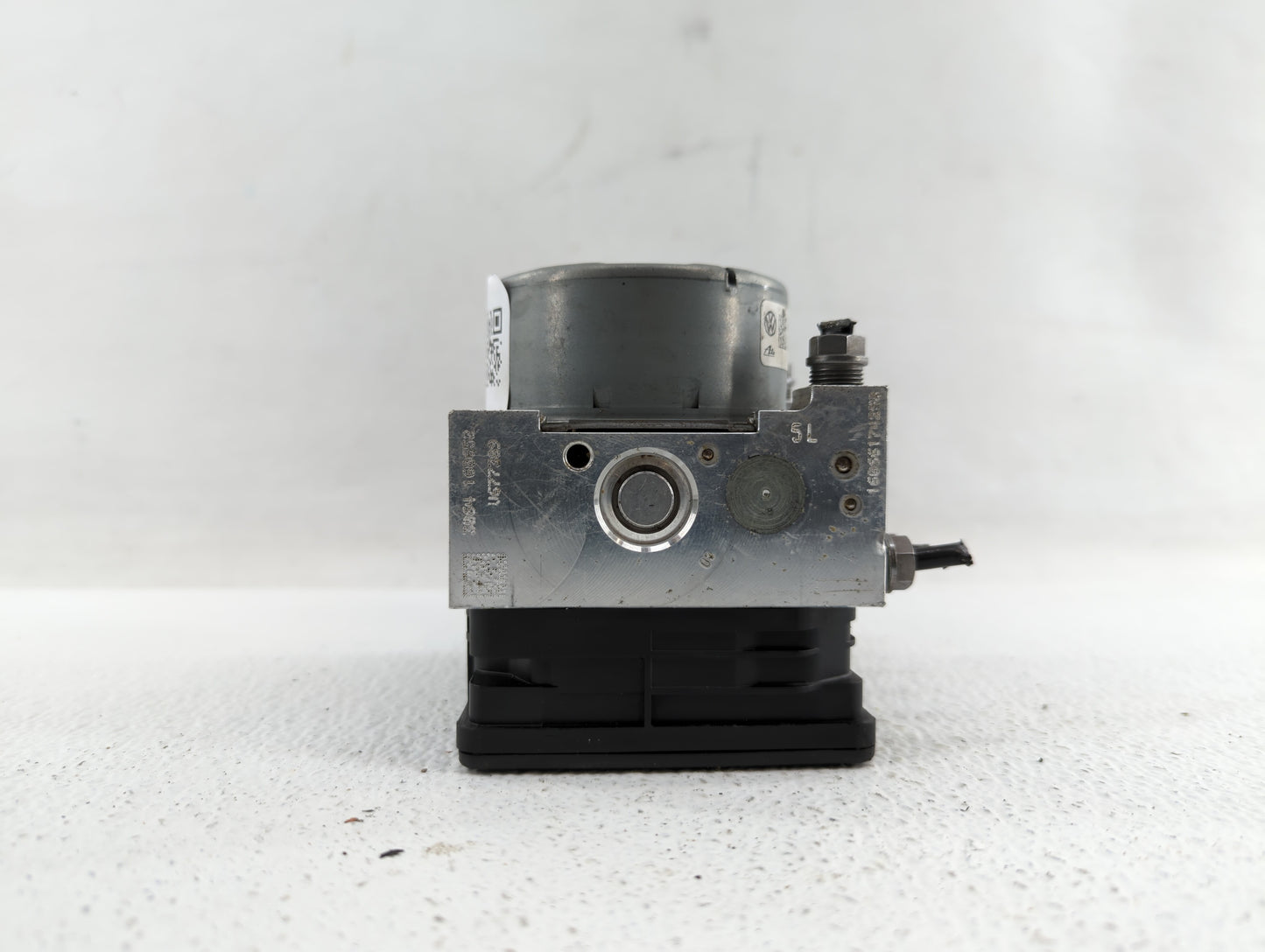 2015-2016 Volkswagen Golf ABS Pump Control Module Replacement P/N:5Q0 614 517 CQ 3Q0 614 517 P Fits Fits 2015 2016 2017 OEM 