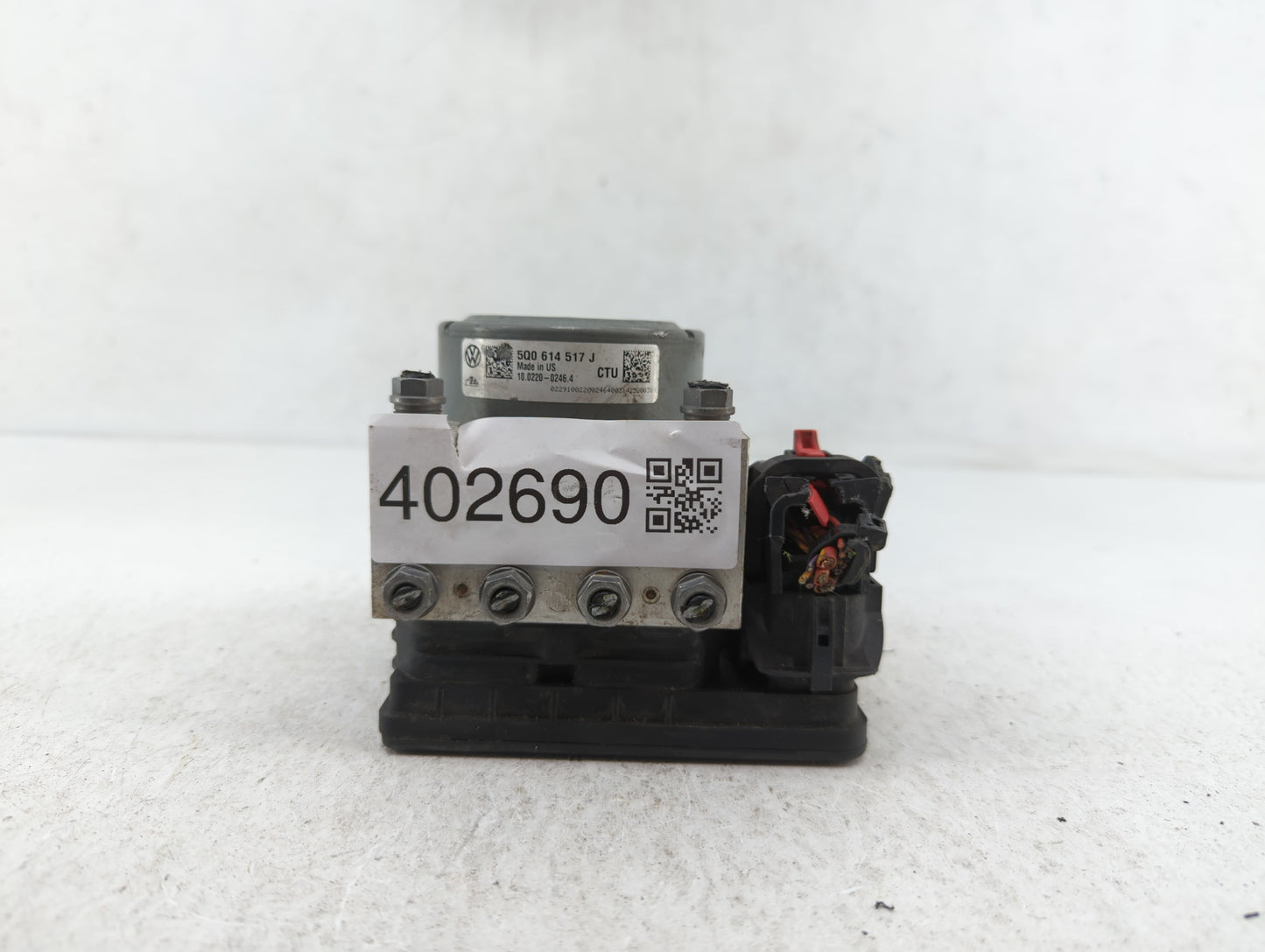 2015-2016 Volkswagen Golf ABS Pump Control Module Replacement P/N:3Q0 614 517 AB 5Q0 614 517 AF Fits Fits 2015 2016 2017 OEM