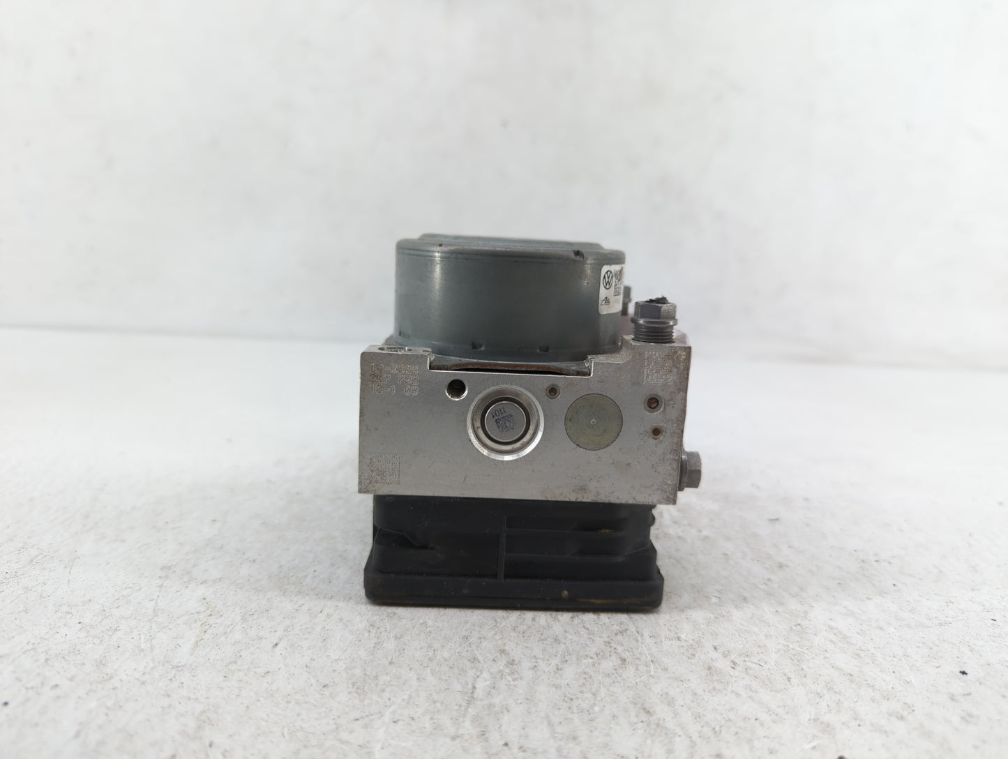 2015-2016 Volkswagen Golf ABS Pump Control Module Replacement P/N:3Q0 614 517 AB 5Q0 614 517 AF Fits Fits 2015 2016 2017 OEM