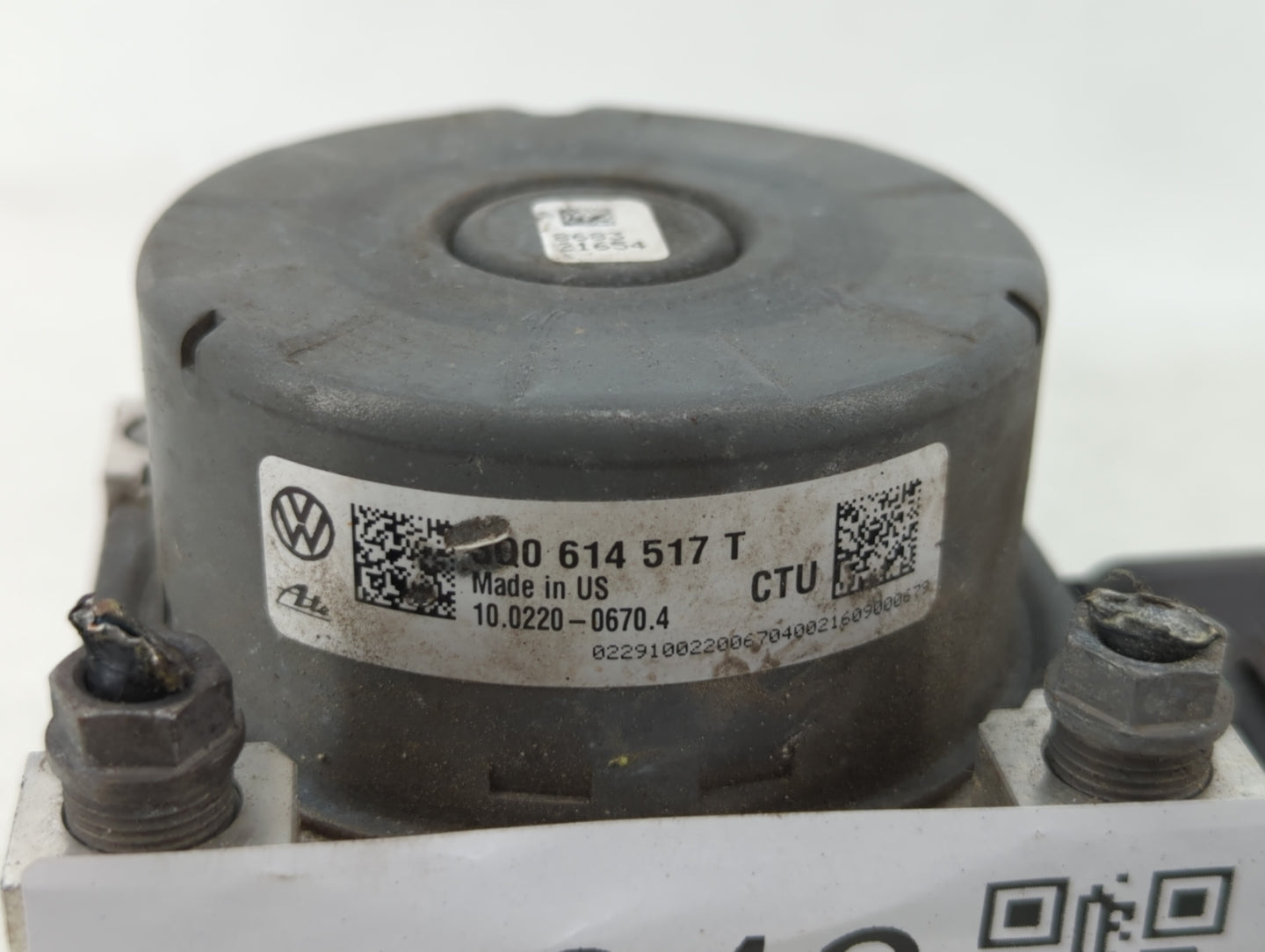 2015-2016 Volkswagen Golf ABS Pump Control Module Replacement P/N:3Q0 614 517 T 3Q0907379P Fits Fits 2015 2016 2017 OEM Used