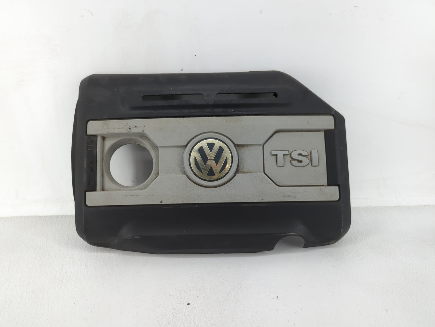 2016 Volkswagen Golf Engine Cover - Oemusedautoparts1.com