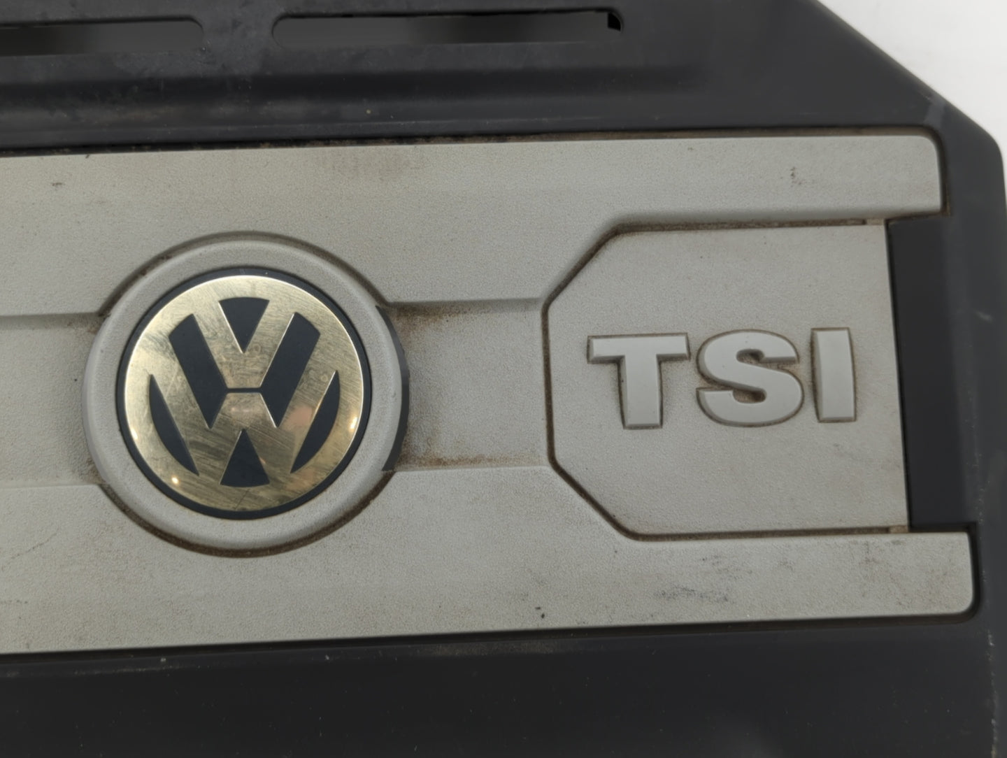 2016 Volkswagen Golf Engine Cover - Oemusedautoparts1.com
