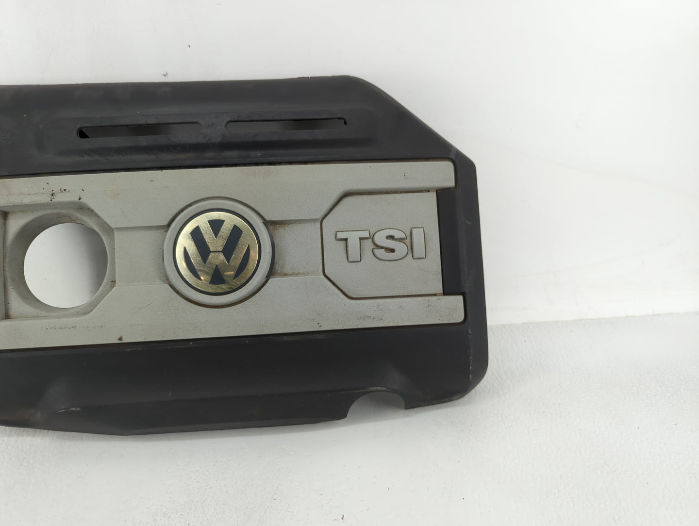2016 Volkswagen Golf Engine Cover - Oemusedautoparts1.com