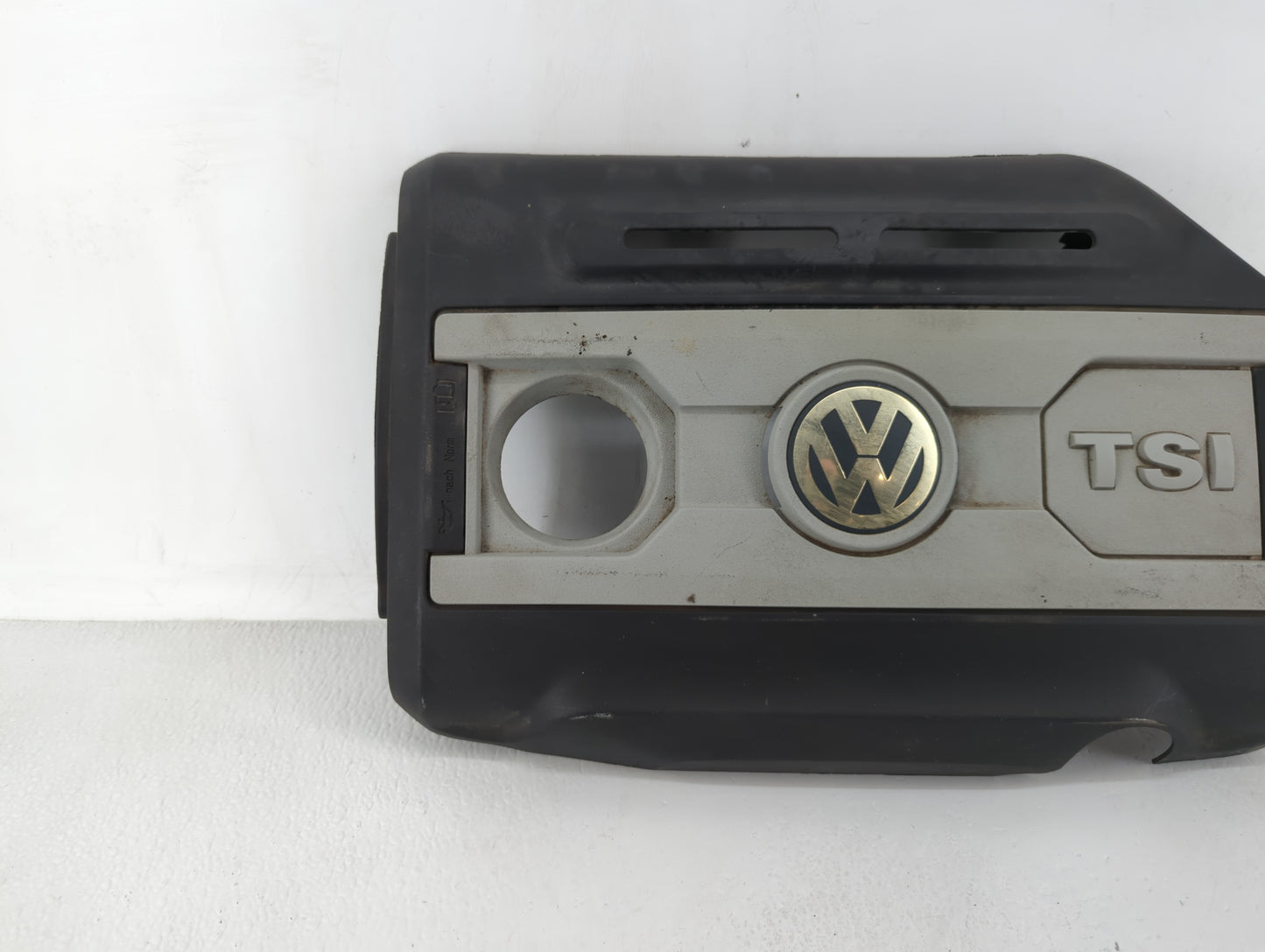 2016 Volkswagen Golf Engine Cover - Oemusedautoparts1.com