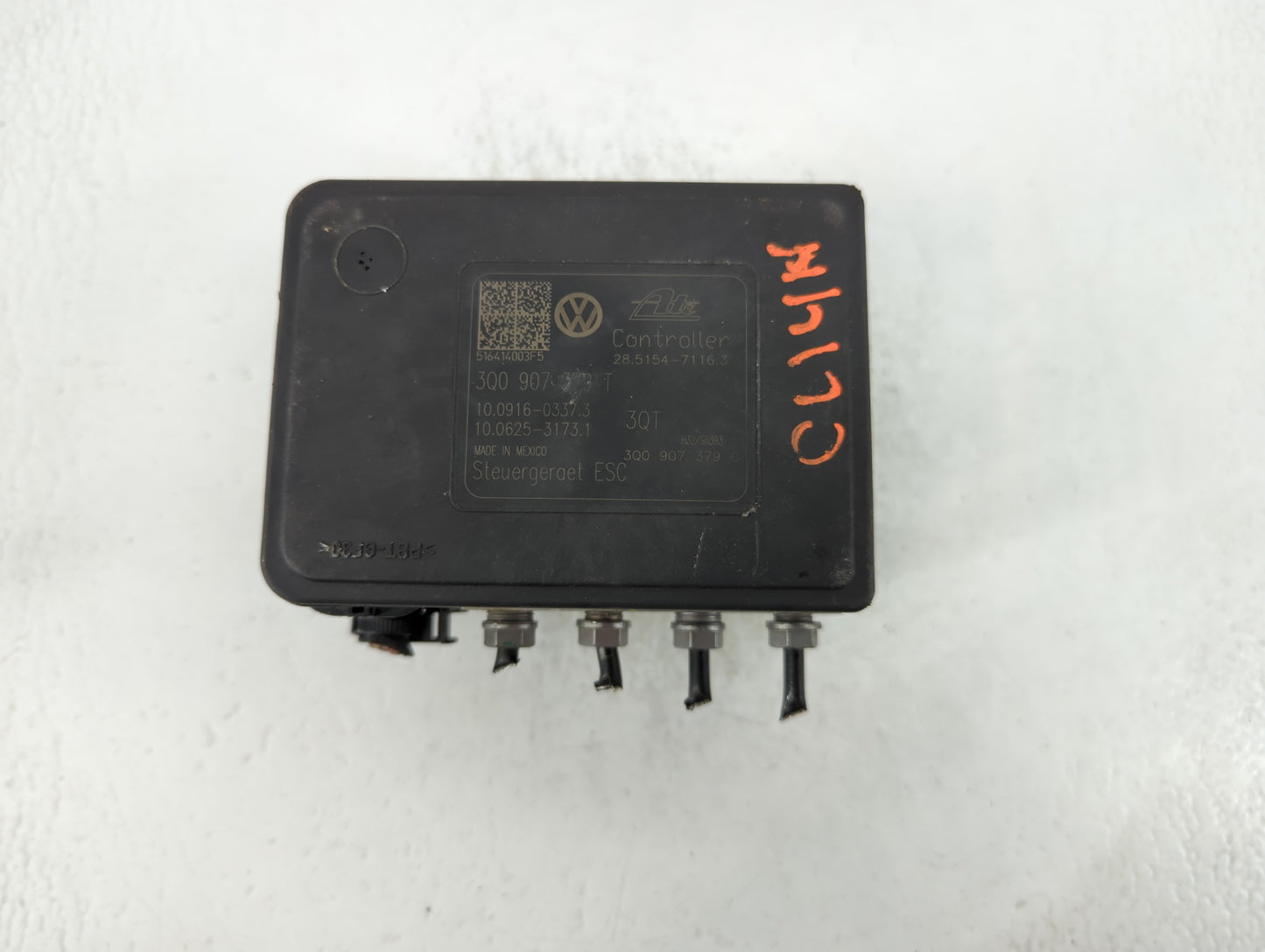 2015-2016 Volkswagen Golf ABS Pump Control Module Replacement P/N:3Q0 614 517 T Fits Fits 2015 2016 2017 OEM Used Auto Parts