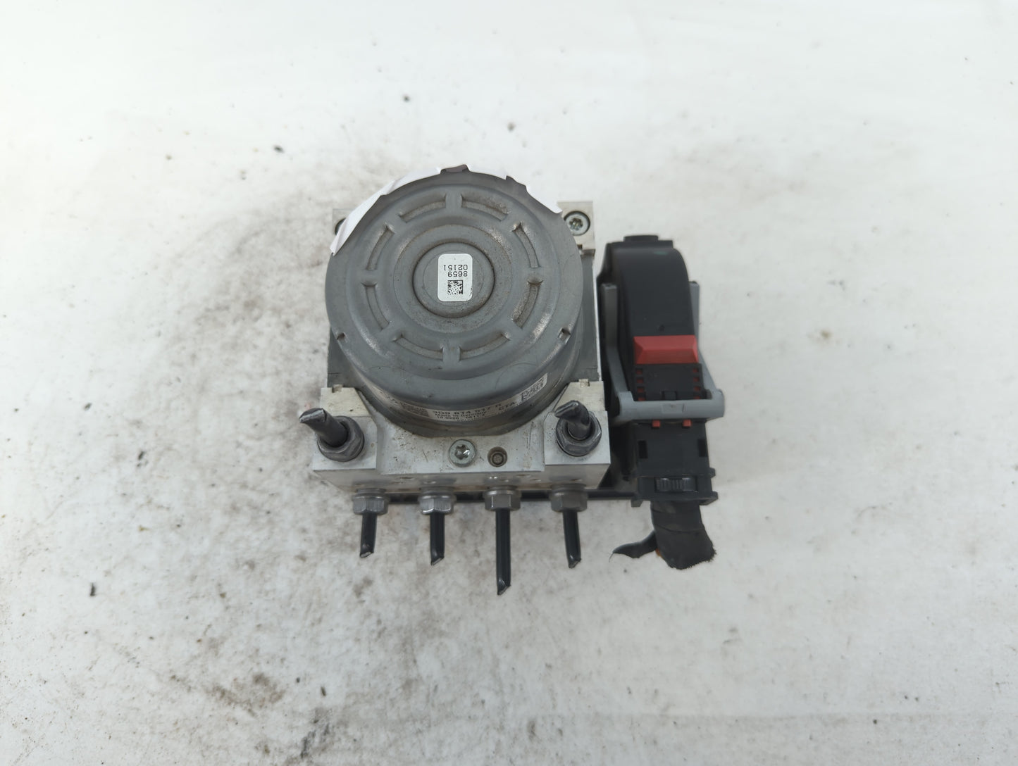 2015-2016 Volkswagen Golf ABS Pump Control Module Replacement P/N:3Q0 614 517 R Fits Fits 2015 2016 2017 OEM Used Auto Parts