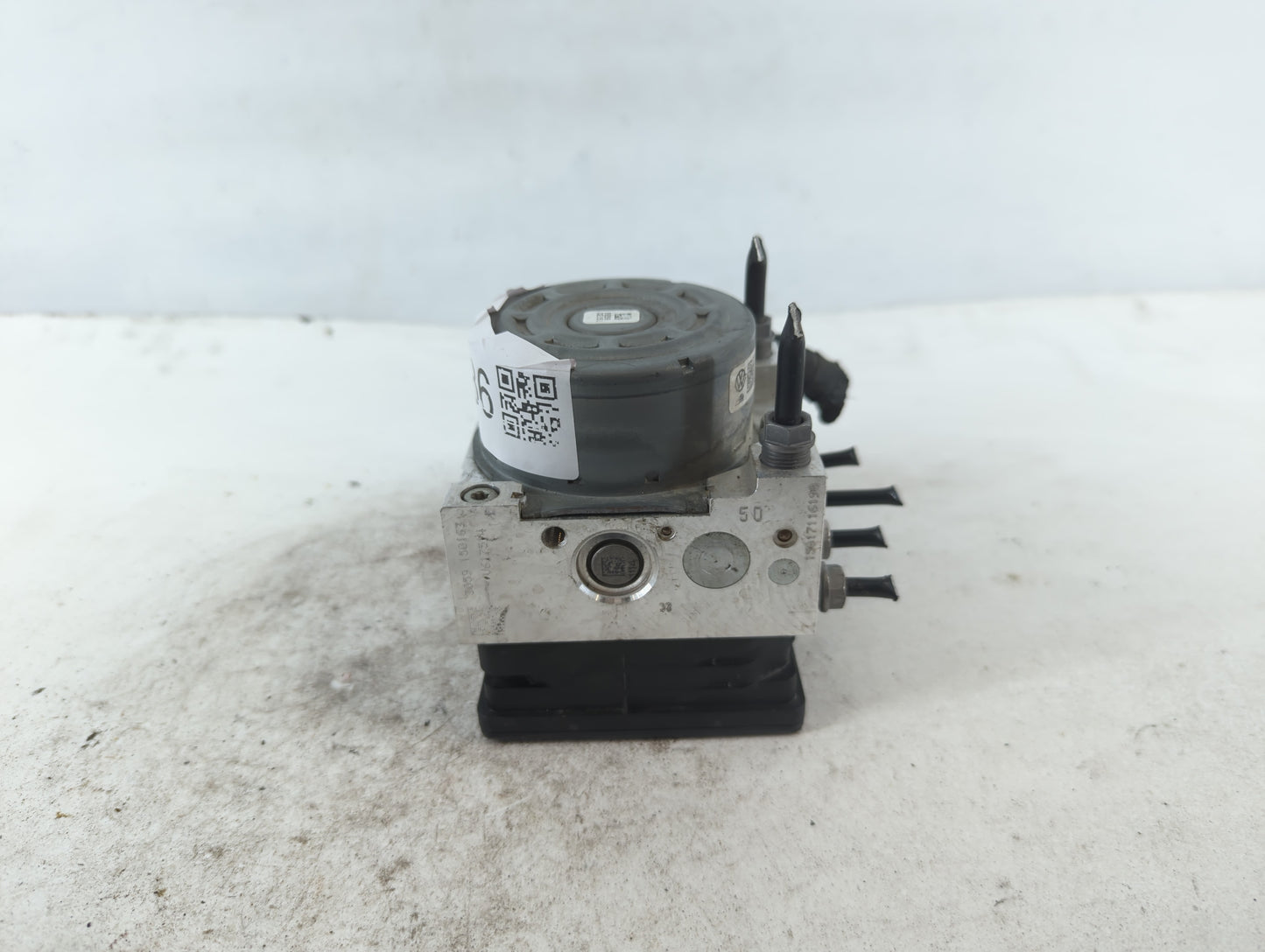 2015-2016 Volkswagen Golf ABS Pump Control Module Replacement P/N:3Q0 614 517 R Fits Fits 2015 2016 2017 OEM Used Auto Parts