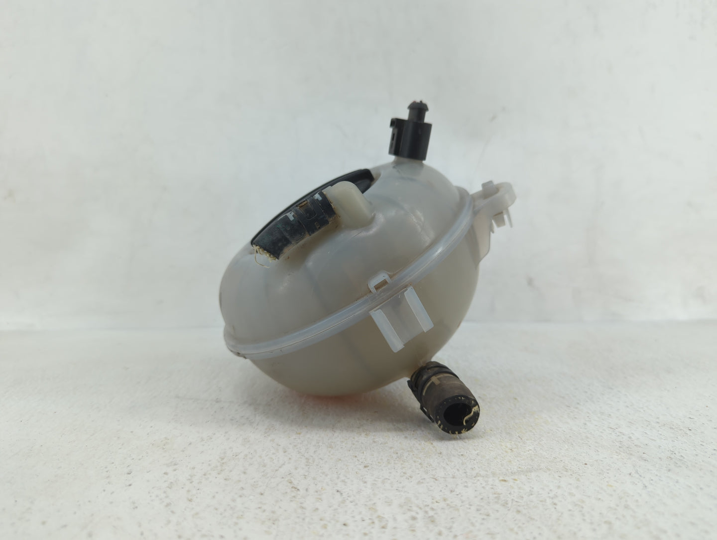 Golf Sportwagen Radiator Coolant Overflow Expansion Tank Bottle - Oemusedautoparts1.com