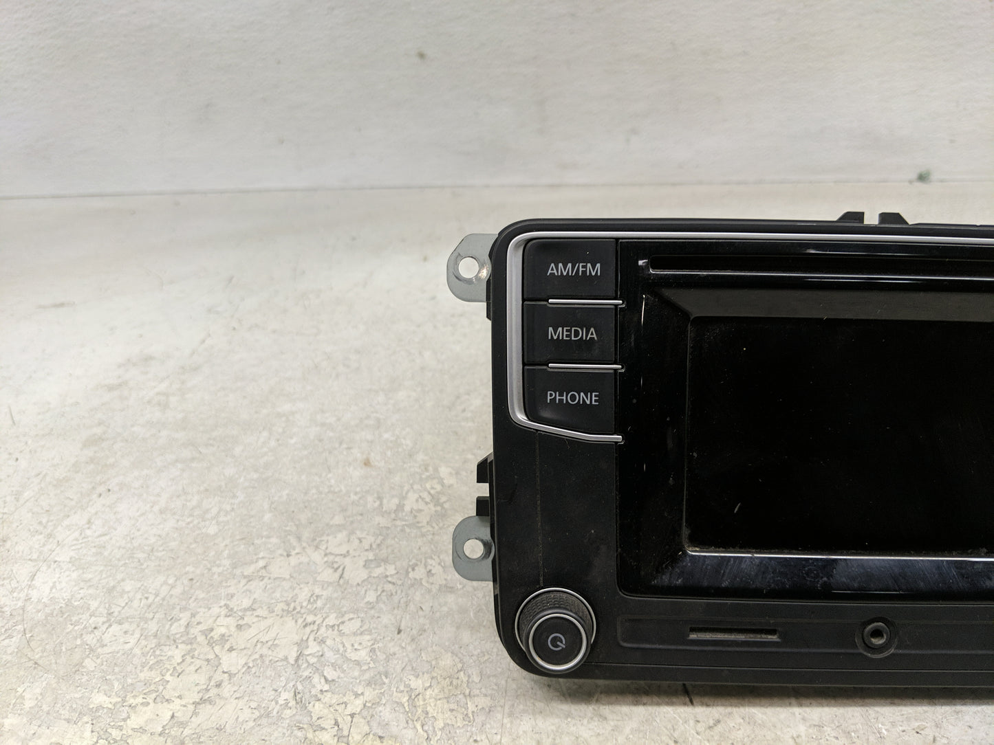 2016-2017 Volkswagen Jetta Radio AM FM Cd Player Receiver Replacement P/N:561 035 150 Fits Fits 2013 2014 2015 2016 2017 OEM