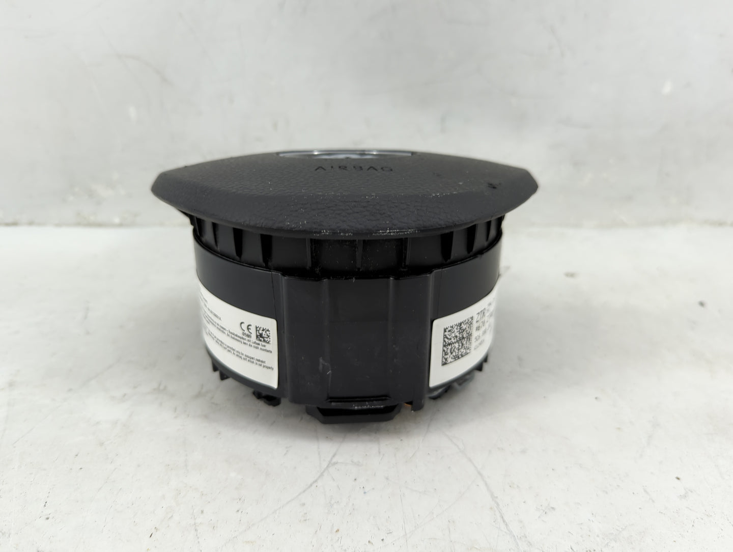 2015-2018 Volkswagen Jetta Air Bag Driver Left Steering Wheel Mounted P/N:5C6880201E Fits Fits 2015 2016 2017 2018 OEM Used 