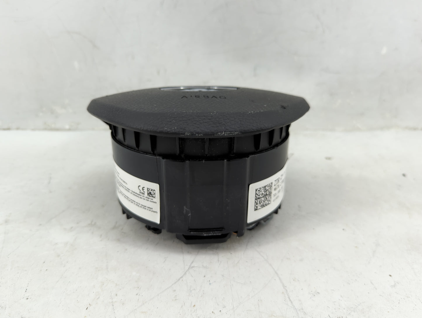 2015-2018 Volkswagen Jetta Air Bag Driver Left Steering Wheel Mounted P/N:5C6880201E Fits Fits 2015 2016 2017 2018 OEM Used 