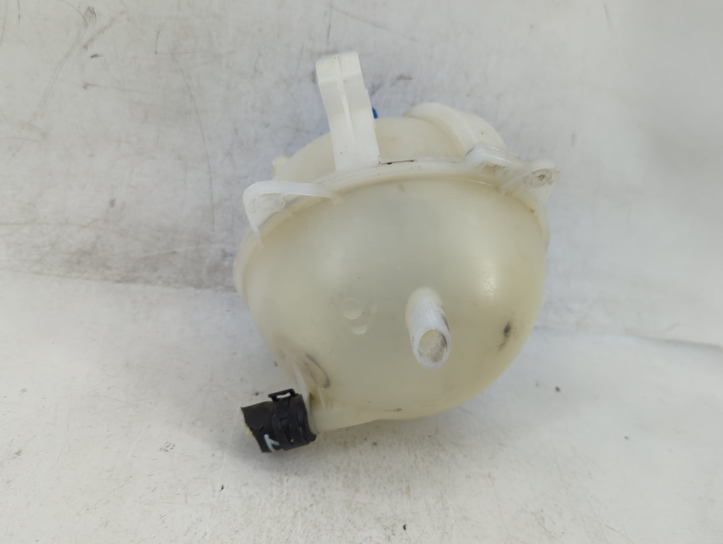 2005 Volkswagen Jetta Radiator Coolant Overflow Expansion Tank Bottle - Oemusedautoparts1.com