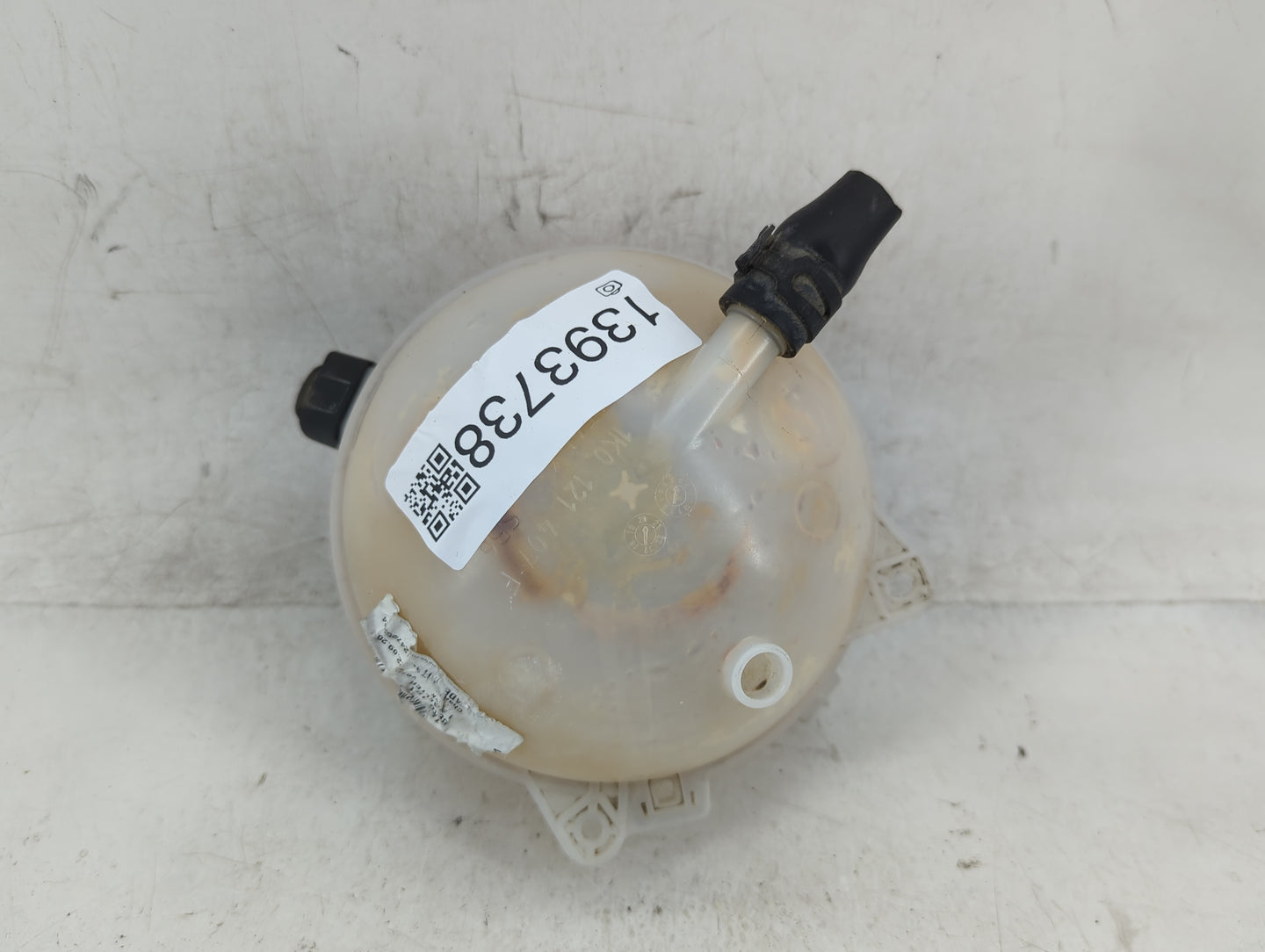 2005 Volkswagen Jetta Radiator Coolant Overflow Expansion Tank Bottle 1393738 - Oemusedautoparts1.com