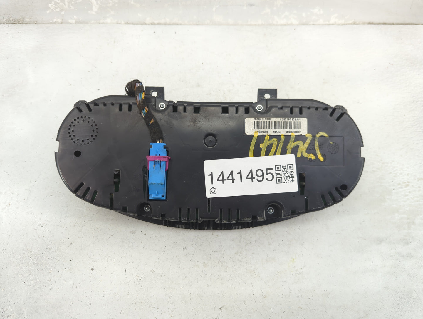 2016-2018 Volkswagen Jetta Instrument Cluster Speedometer Gauges P/N:5C6920955A Fits Fits 2016 2017 2018 OEM Used Auto Parts