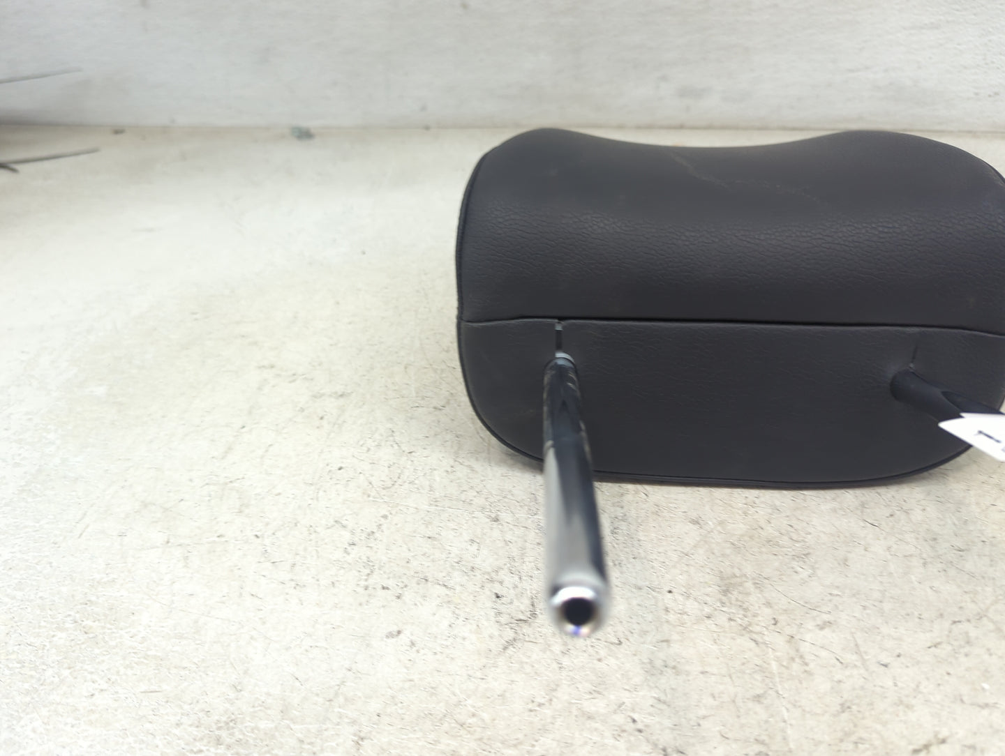2015-2018 Volkswagen Jetta Headrest Head Rest Front Driver Passenger Seat Fits Fits 2015 2016 2017 2018 OEM Used Auto Parts 