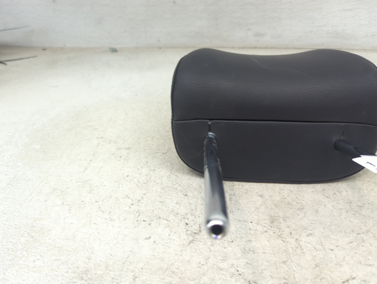 2015-2018 Volkswagen Jetta Headrest Head Rest Front Driver Passenger Seat Fits Fits 2015 2016 2017 2018 OEM Used Auto Parts 