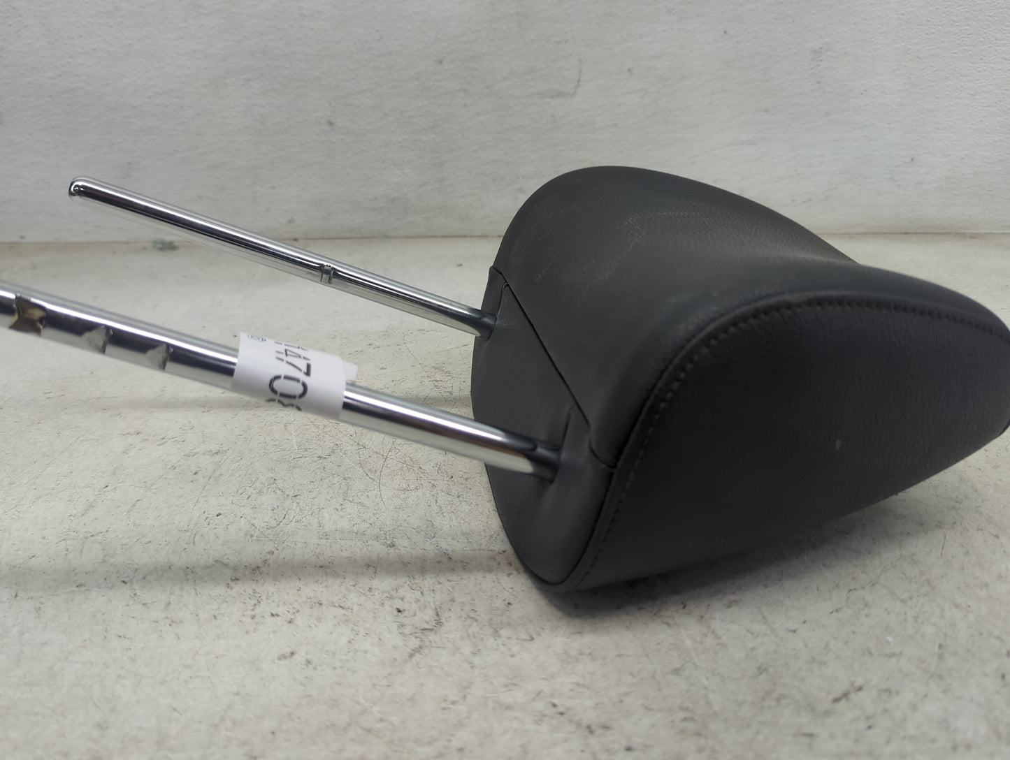 2015-2018 Volkswagen Jetta Headrest Head Rest Front Driver Passenger Seat Fits Fits 2015 2016 2017 2018 OEM Used Auto Parts 