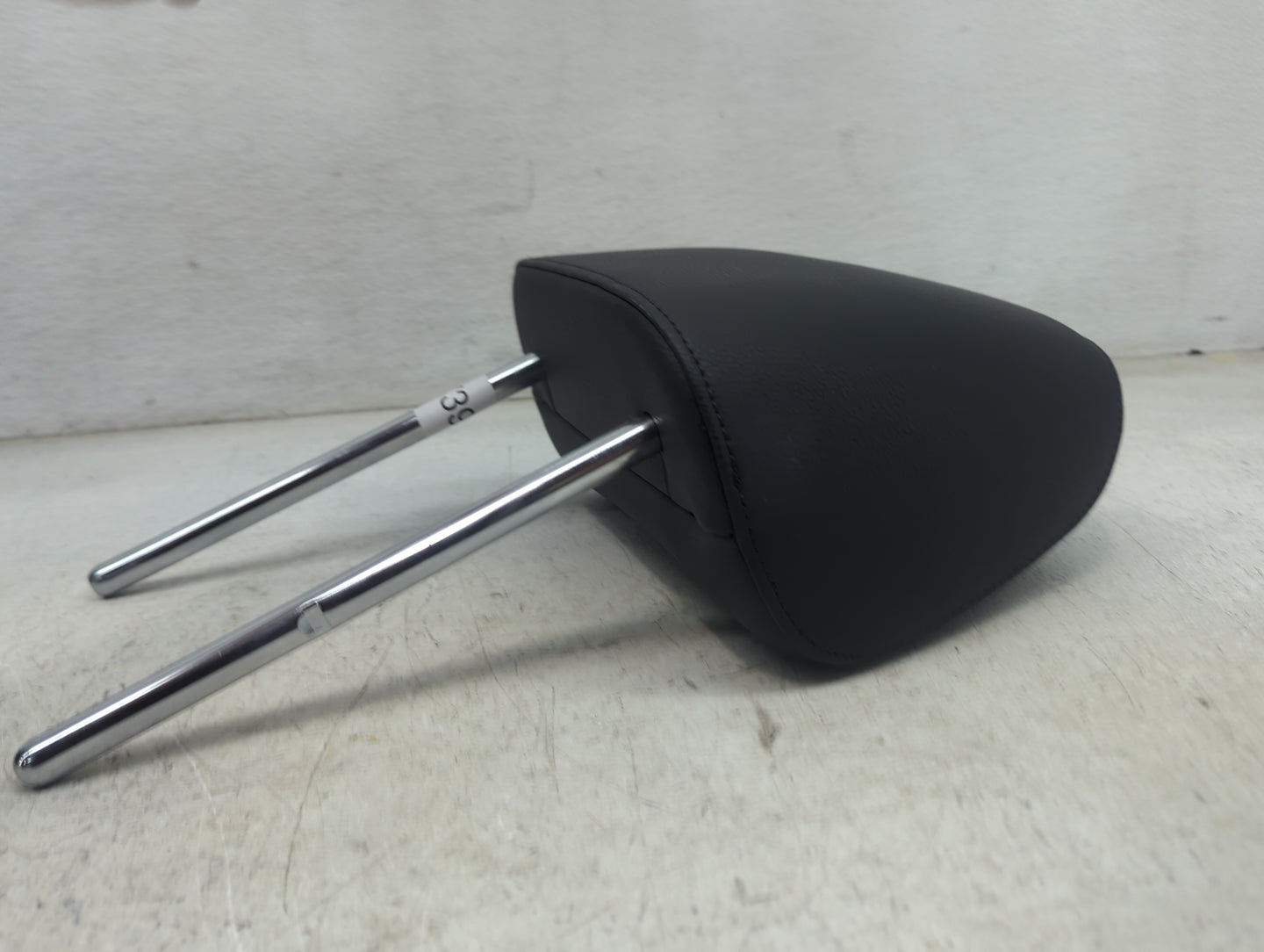 2016 Volkswagen Jetta Headrest Head Rest Front Driver Seat Black - Oemusedautoparts1.com