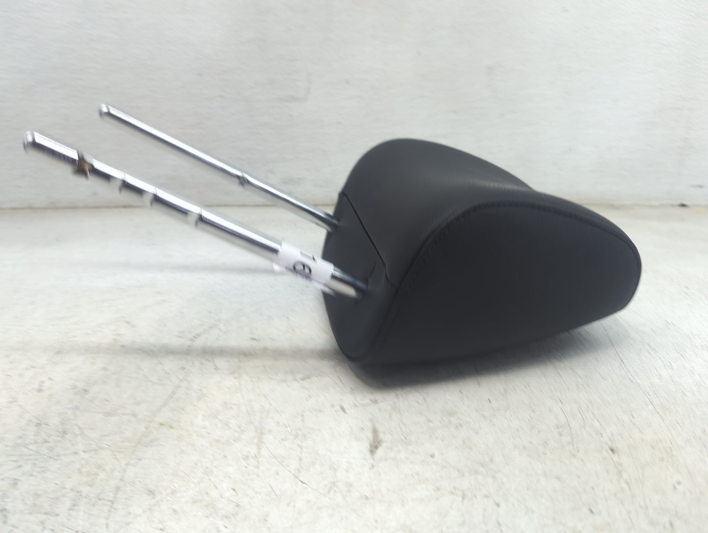 2016 Volkswagen Jetta Headrest Head Rest Front Driver Seat Black - Oemusedautoparts1.com