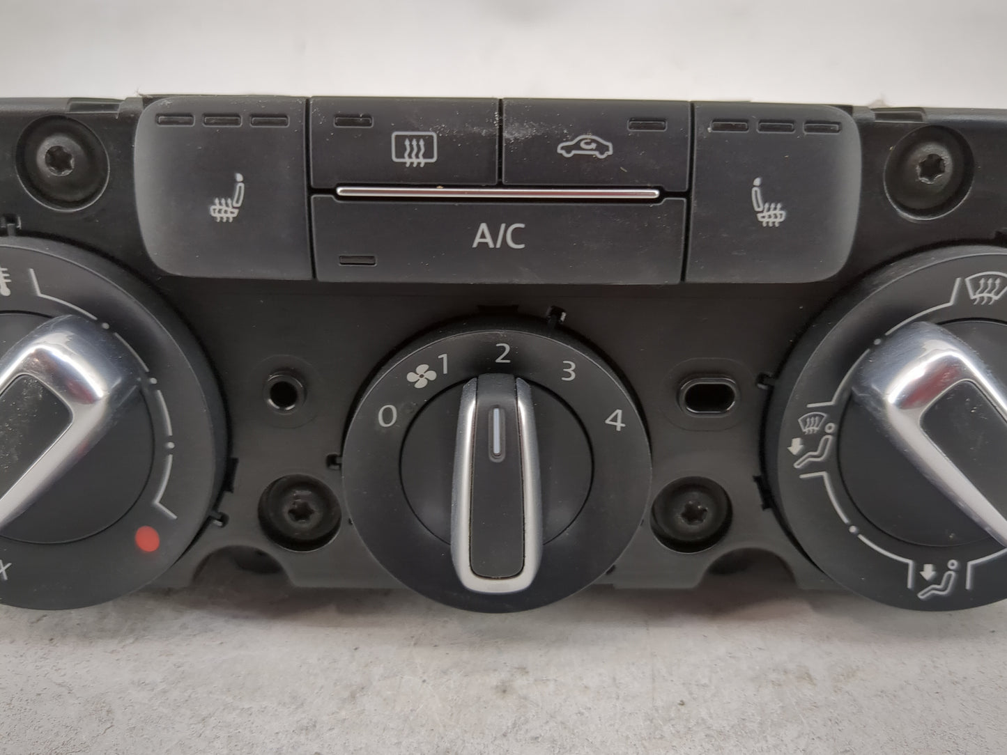 2011-2014 Volkswagen Jetta Climate Control Module Temperature AC/Heater Replacement P/N:5C1819045 90151-736/0000 Fits OEM Us