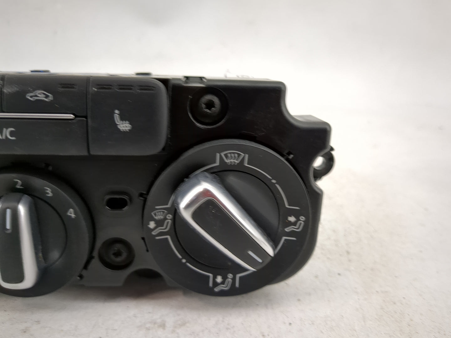 2011-2014 Volkswagen Jetta Climate Control Module Temperature AC/Heater Replacement P/N:5C1819045 90151-736/0000 Fits OEM Us