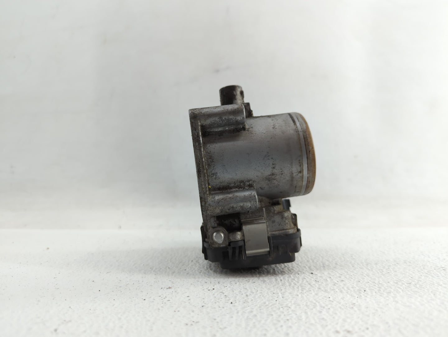 2013-2018 Volkswagen Jetta Throttle Body P/N:03F133062B Fits Fits 2013 2014 2015 2016 2017 2018 OEM Used Auto Parts - Oemuse