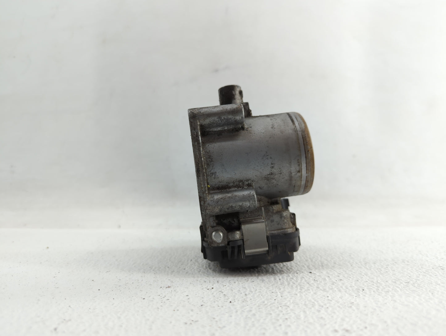 2013-2018 Volkswagen Jetta Throttle Body P/N:03F133062B Fits Fits 2013 2014 2015 2016 2017 2018 OEM Used Auto Parts - Oemuse