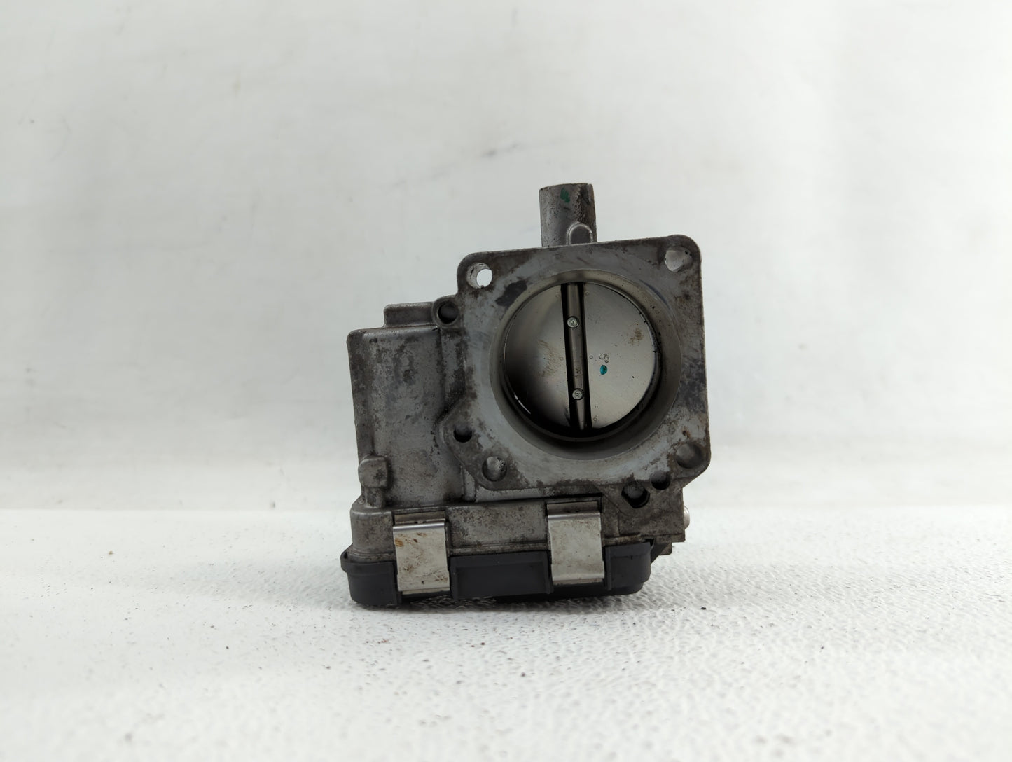 2013-2018 Volkswagen Jetta Throttle Body P/N:03F133062B Fits Fits 2013 2014 2015 2016 2017 2018 OEM Used Auto Parts - Oemuse