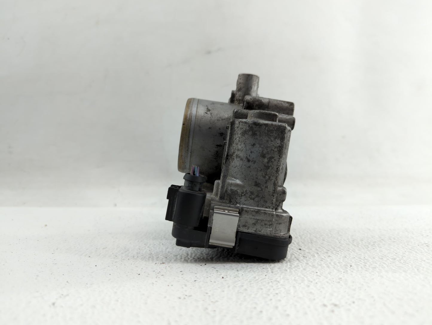 2013-2018 Volkswagen Jetta Throttle Body P/N:03F133062B Fits Fits 2013 2014 2015 2016 2017 2018 OEM Used Auto Parts - Oemuse