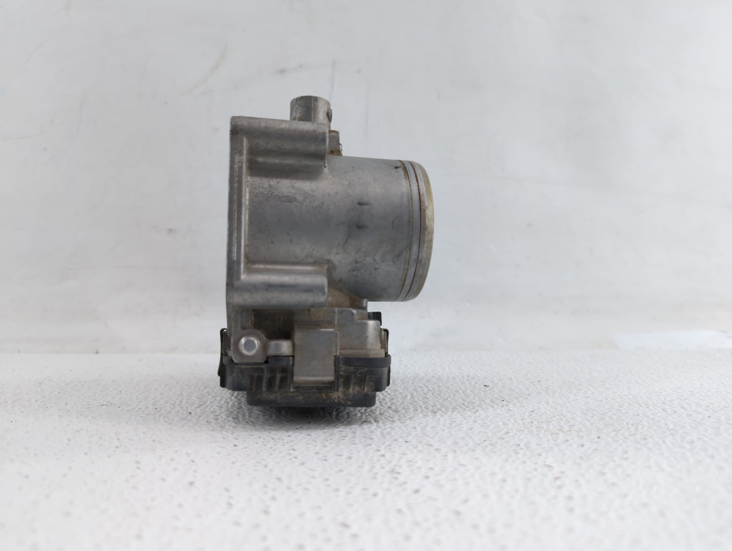 2013-2018 Volkswagen Jetta Throttle Body P/N:03F133062B Fits Fits 2013 2014 2015 2016 2017 2018 OEM Used Auto Parts - Oemuse