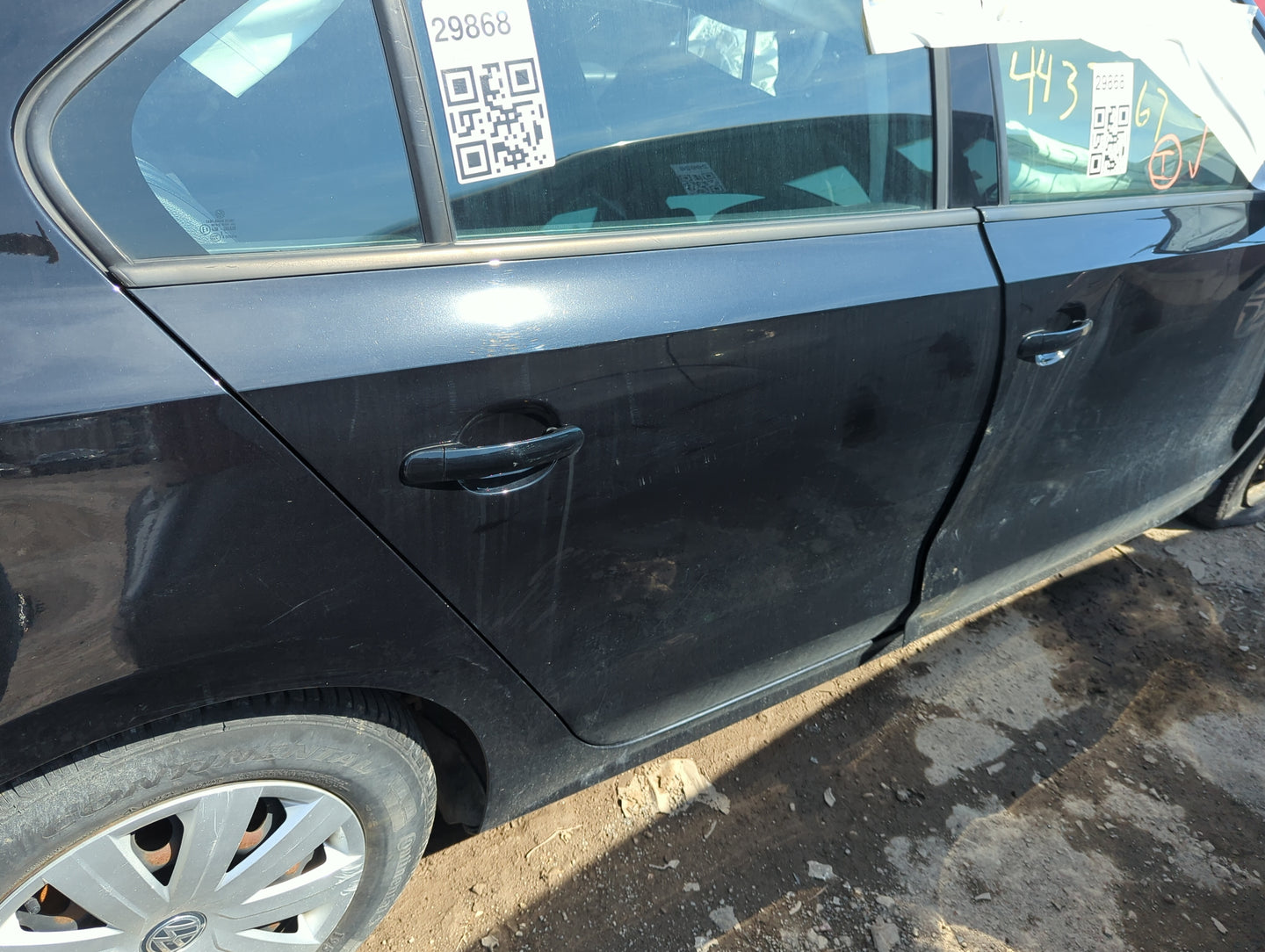 2015-2018 Volkswagen Jetta Passenger Rear Door Oem - Oemusedautoparts1.com