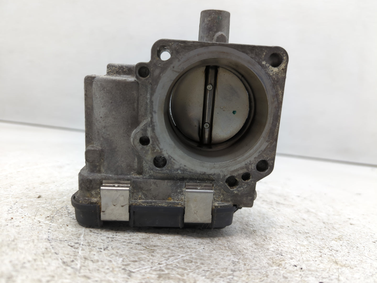 2013-2018 Volkswagen Jetta Throttle Body P/N:03F133062B Fits Fits 2013 2014 2015 2016 2017 2018 OEM Used Auto Parts - Oemuse