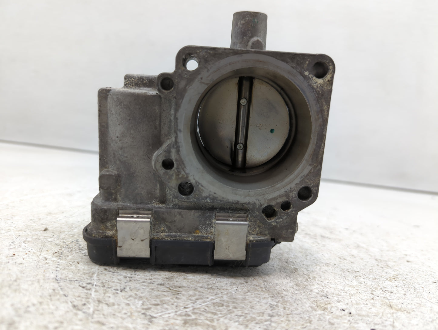 2013-2018 Volkswagen Jetta Throttle Body P/N:03F133062B Fits Fits 2013 2014 2015 2016 2017 2018 OEM Used Auto Parts - Oemuse