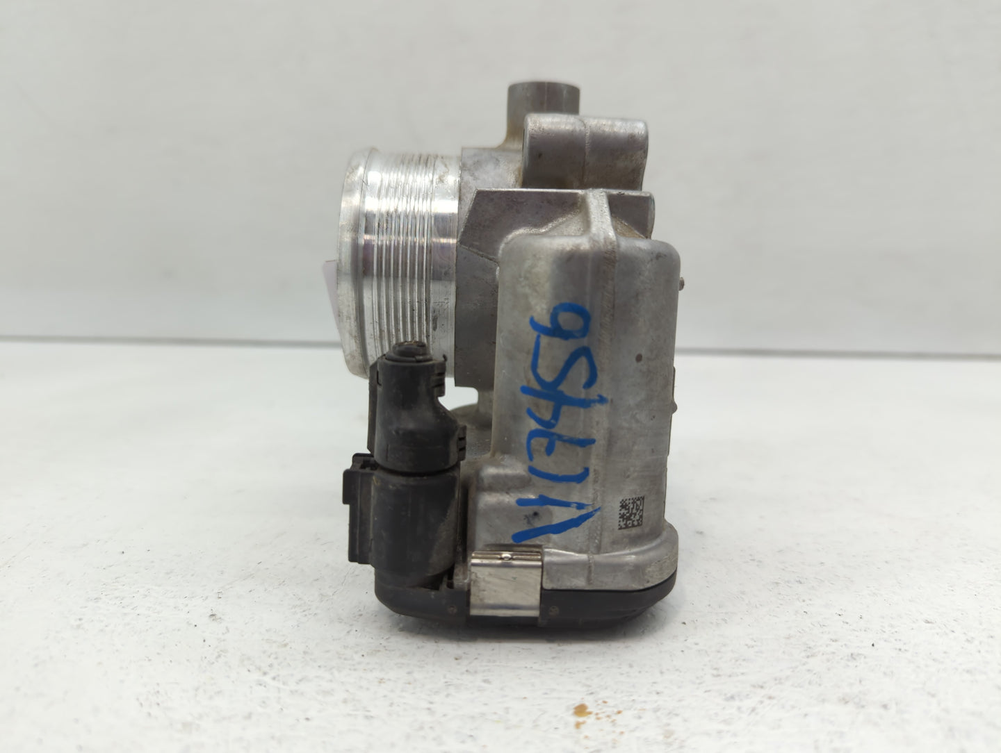 2014-2017 Volkswagen Jetta Throttle Body P/N:06K 133 062 E Fits Fits 2014 2015 2016 2017 OEM Used Auto Parts - Oemusedautopa