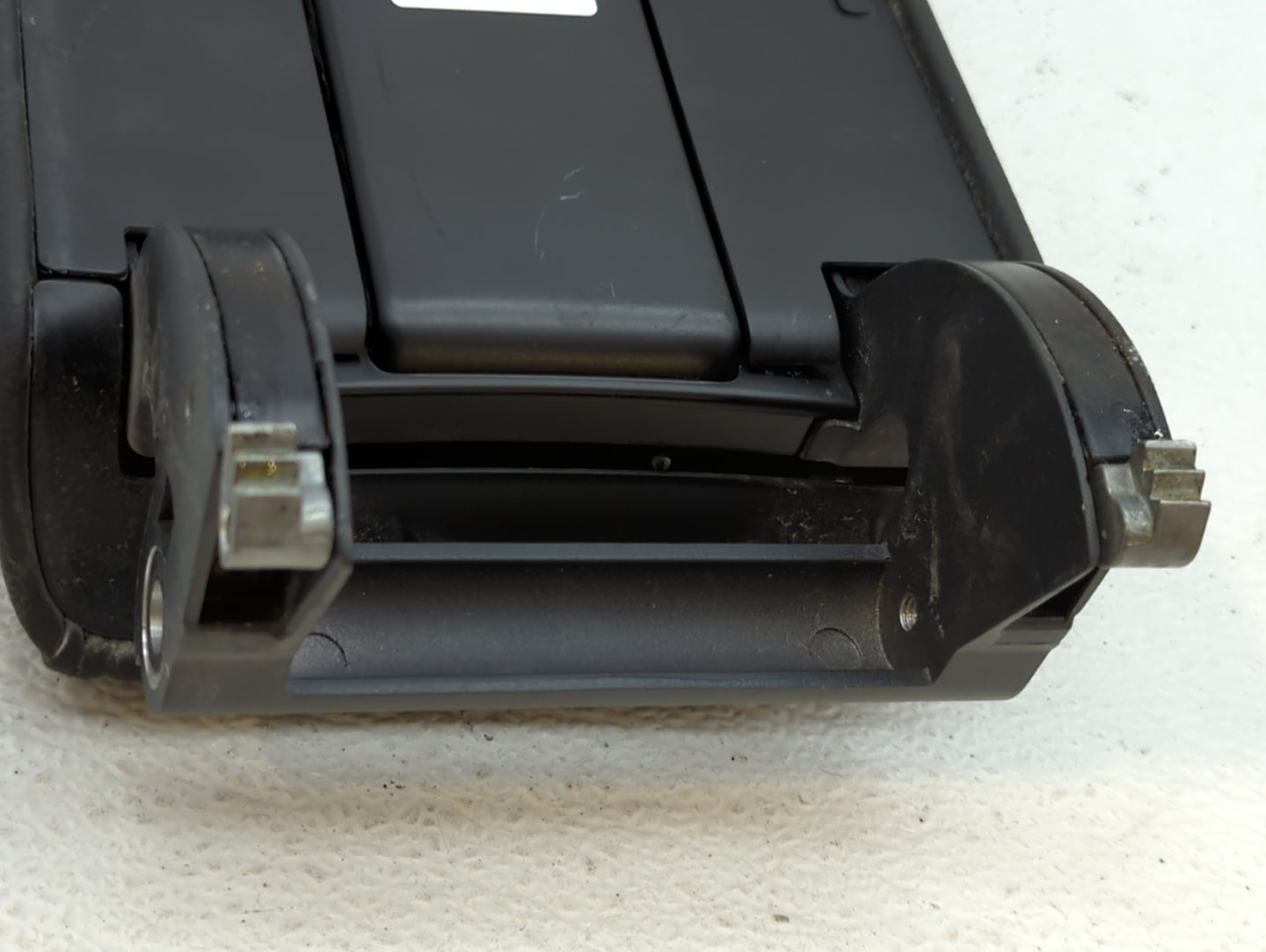 2016 Volkswagen Jetta Center Console Armrest Cover Lid Black - Oemusedautoparts1.com