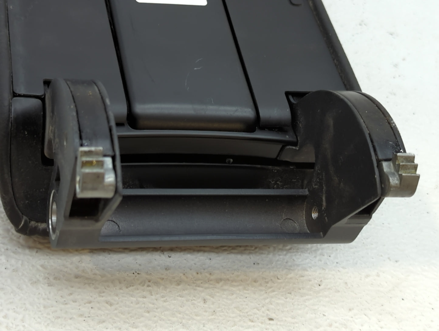 2016 Volkswagen Jetta Center Console Armrest Cover Lid Black - Oemusedautoparts1.com